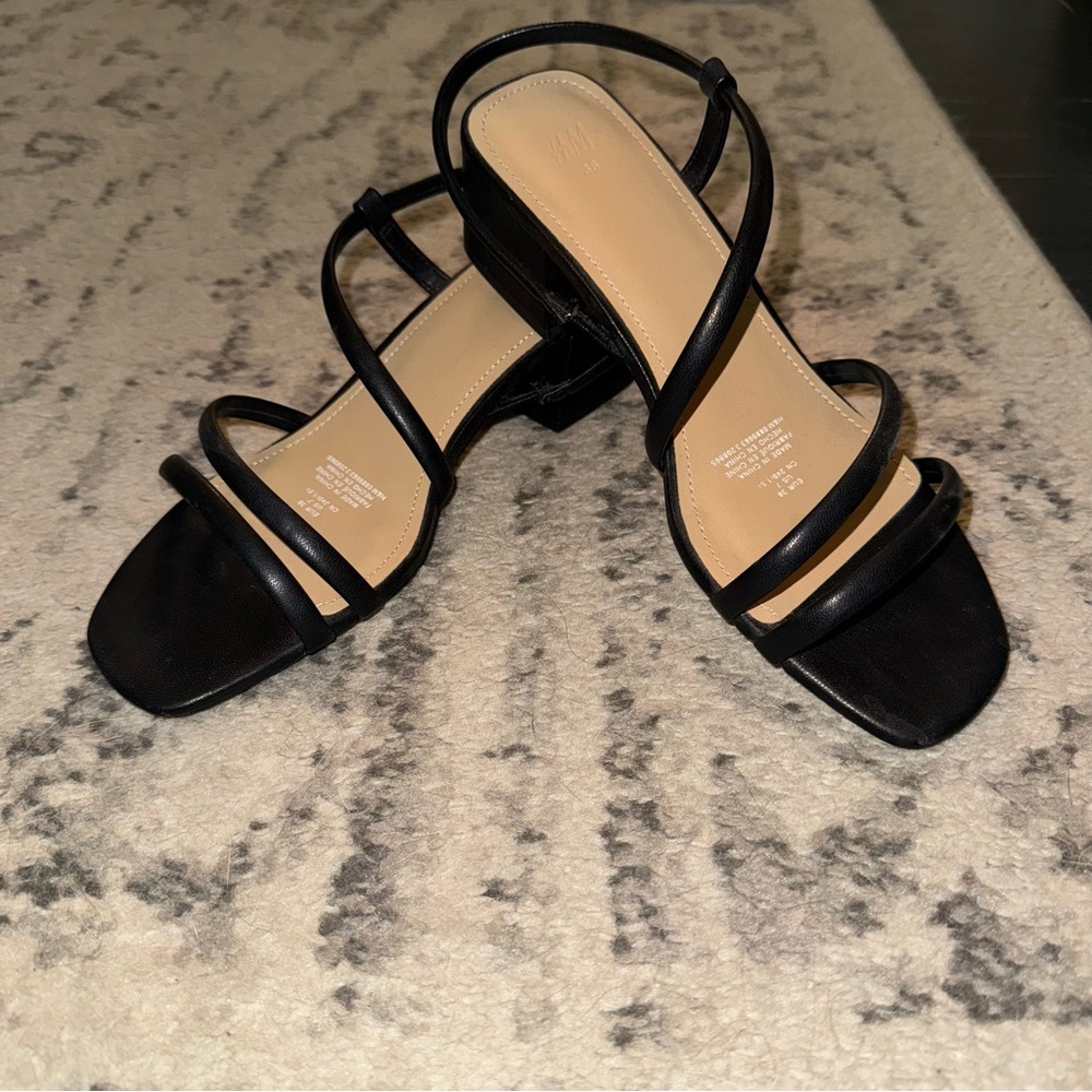 H&M 35mm Block Heel Sandals 👡